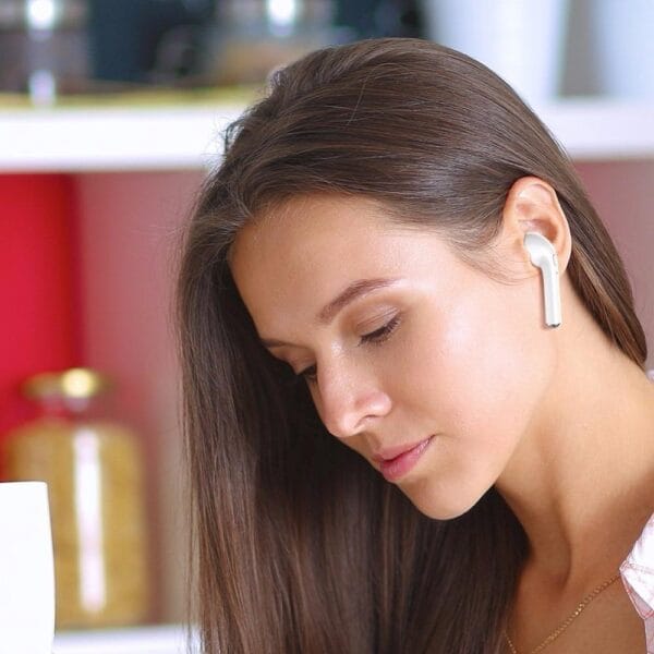 Безжични слушалки AirPods i11 TWS - със зареждащ кейс