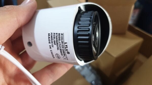 LYLU Комплект за видеонаблюдение - 8 канален DVR с 8 камери връзка с интернет и 3G