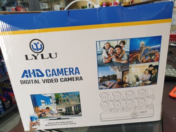 LYLU Комплект за видеонаблюдение - 8 канален DVR с 8 камери връзка с интернет и 3G